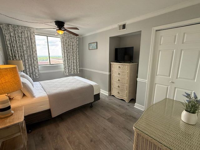 2406 N Ocean Blvd. PH 4, Myrtle Beach, SC 29577