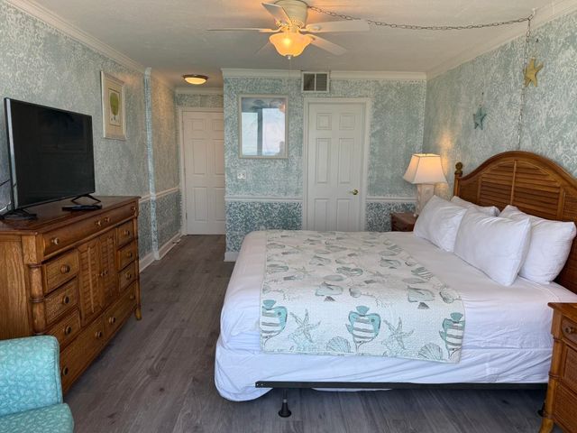2406 N Ocean Blvd. PH 4, Myrtle Beach, SC 29577