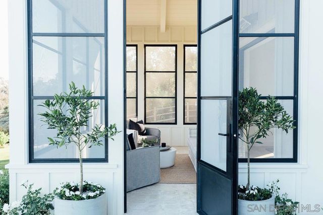 15550 El Camino Real, Rancho Santa Fe, CA 92067