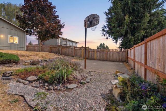 4908 22nd Avenue NE, Tacoma, WA 98422