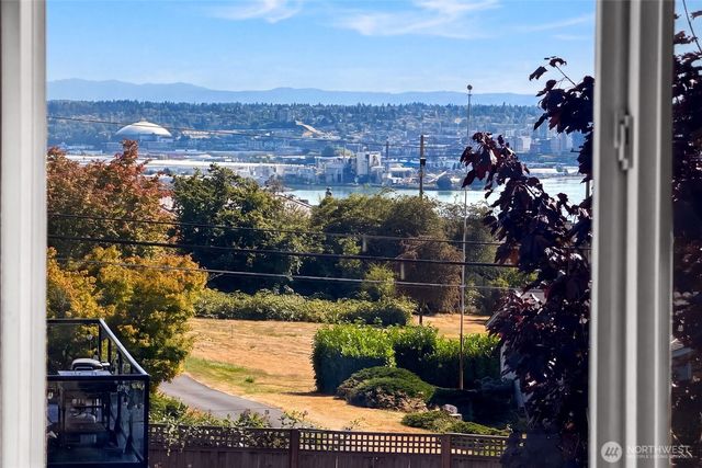 4908 22nd Avenue NE, Tacoma, WA 98422