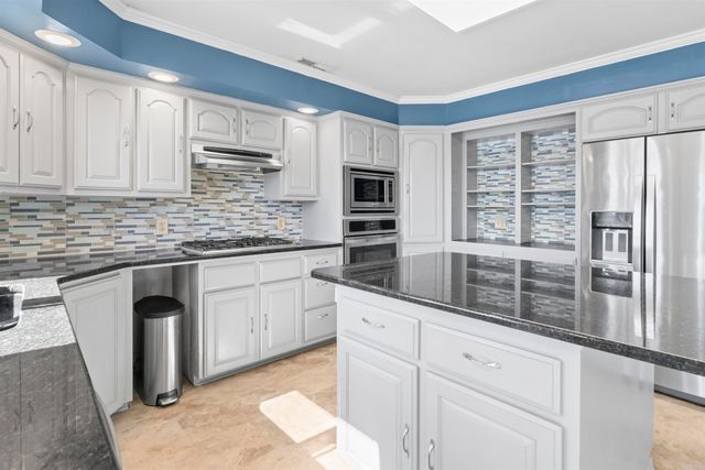 8 Riverwood Place, Maumelle, AR 72113