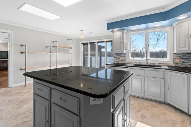 8 Riverwood Place, Maumelle, AR 72113