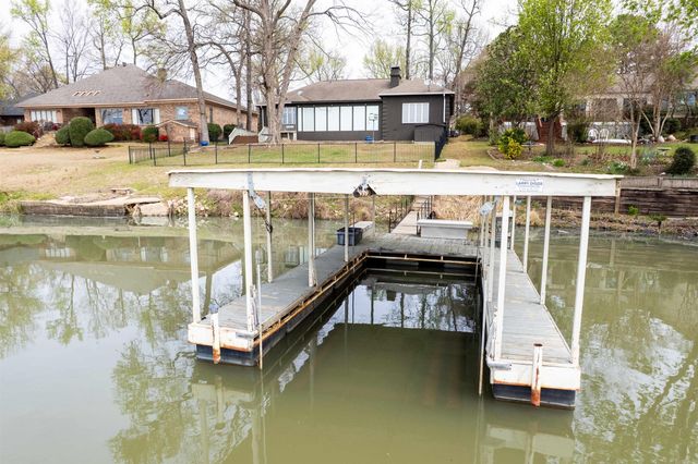 8 Riverwood Place, Maumelle, AR 72113