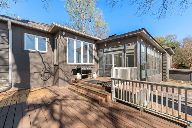 8 Riverwood Place, Maumelle, AR 72113