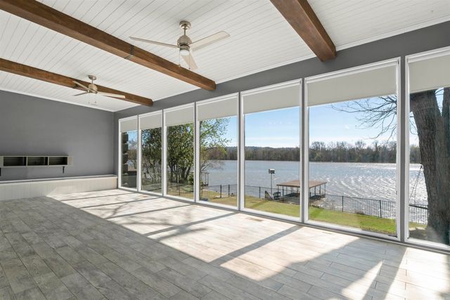 8 Riverwood Place, Maumelle, AR 72113