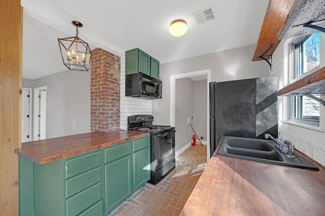 608 N Parkwood Ln, Wichita, KS 67208