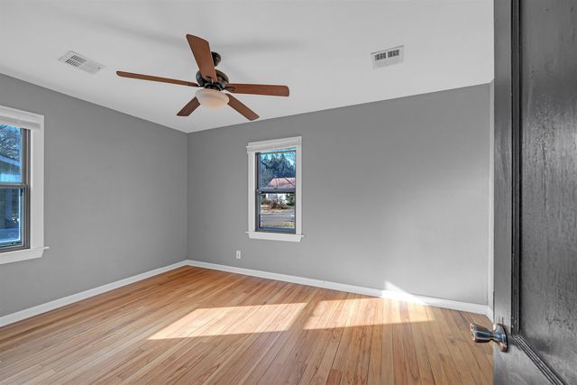 608 N Parkwood Ln, Wichita, KS 67208