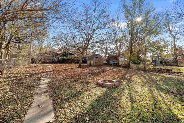 608 N Parkwood Ln, Wichita, KS 67208
