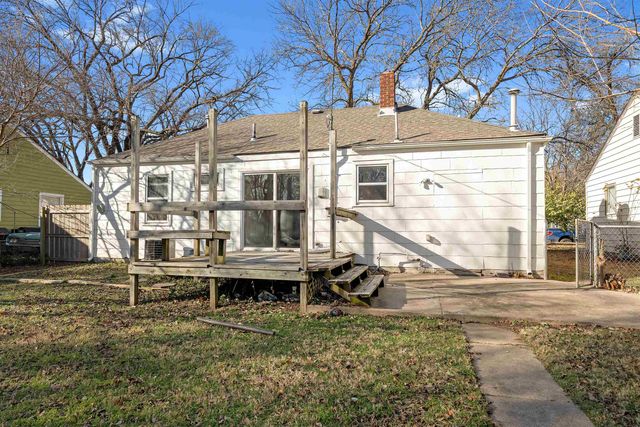 608 N Parkwood Ln, Wichita, KS 67208