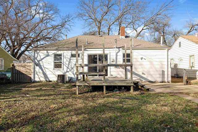 608 N Parkwood Ln, Wichita, KS 67208