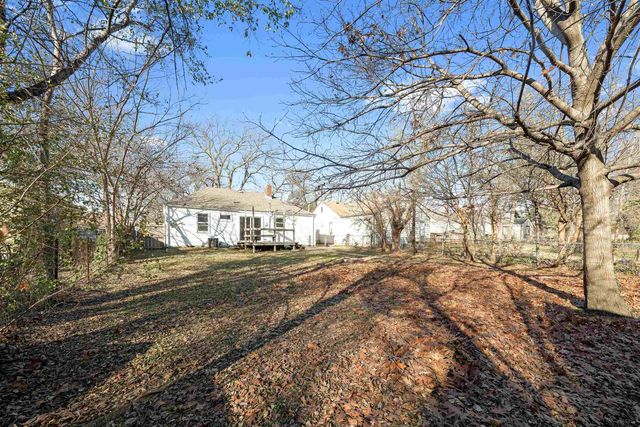 608 N Parkwood Ln, Wichita, KS 67208