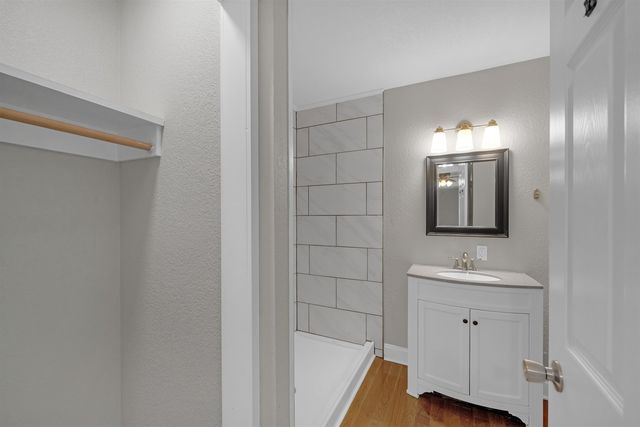 608 N Parkwood Ln, Wichita, KS 67208