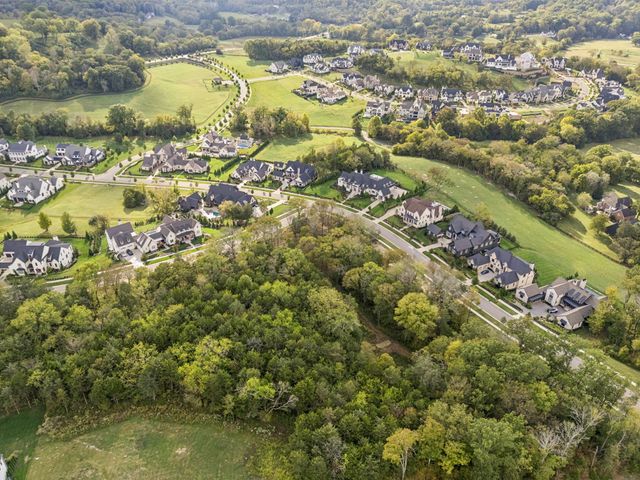 8177 Heirloom Blvd, College Grove, TN 37046
