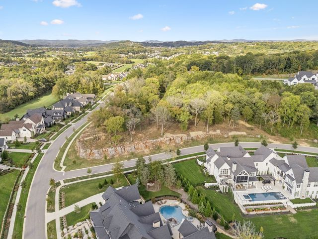 8177 Heirloom Blvd, College Grove, TN 37046