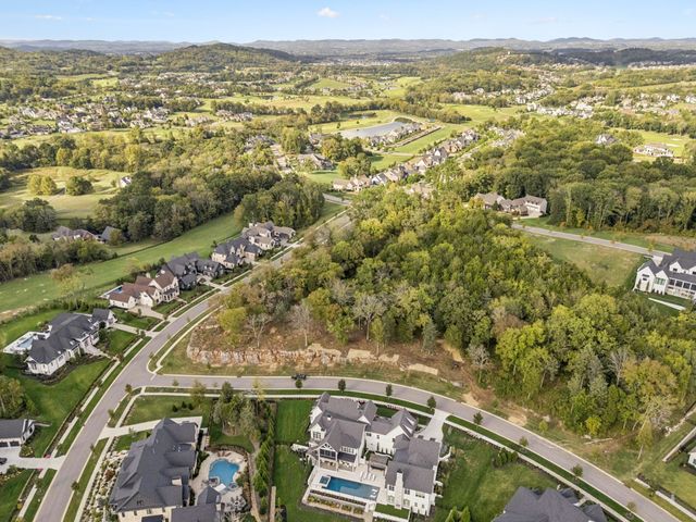 8177 Heirloom Blvd, College Grove, TN 37046