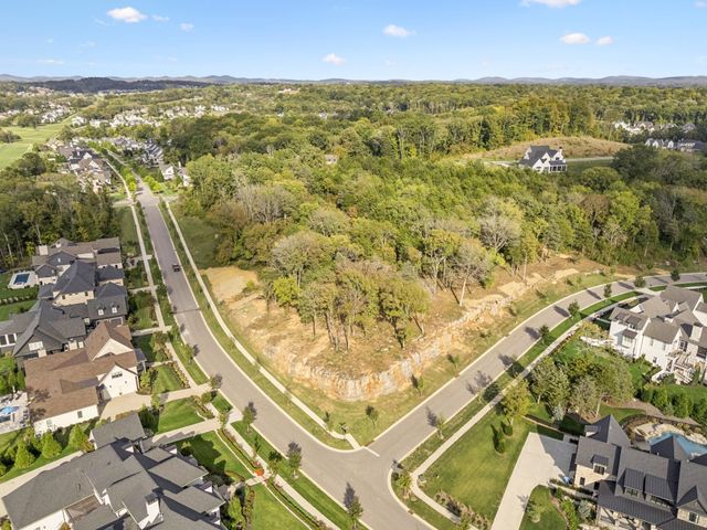 8177 Heirloom Blvd, College Grove, TN 37046