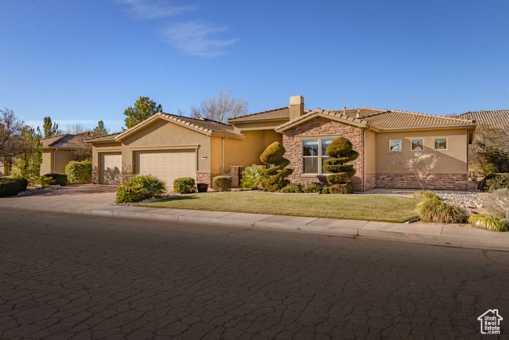 319 N LOST CREEK DR, St. George, UT 84770