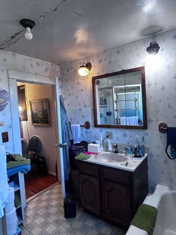 1777 Magnolia Avenue, Redding, CA 96001