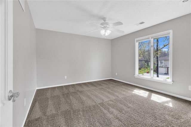 2721 Trenchard Drive, Independence, MO 64057