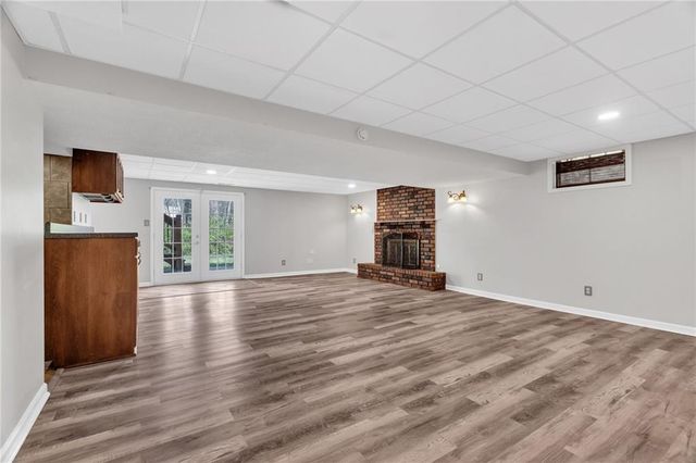 2721 Trenchard Drive, Independence, MO 64057