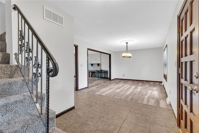 2721 Trenchard Drive, Independence, MO 64057