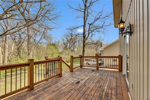 2721 Trenchard Drive, Independence, MO 64057