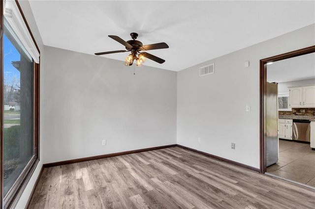 2721 Trenchard Drive, Independence, MO 64057