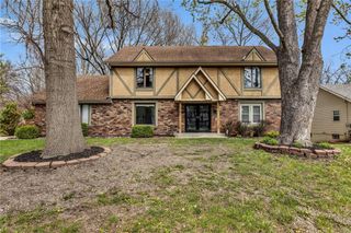 2721 Trenchard Drive, Independence, MO 64057