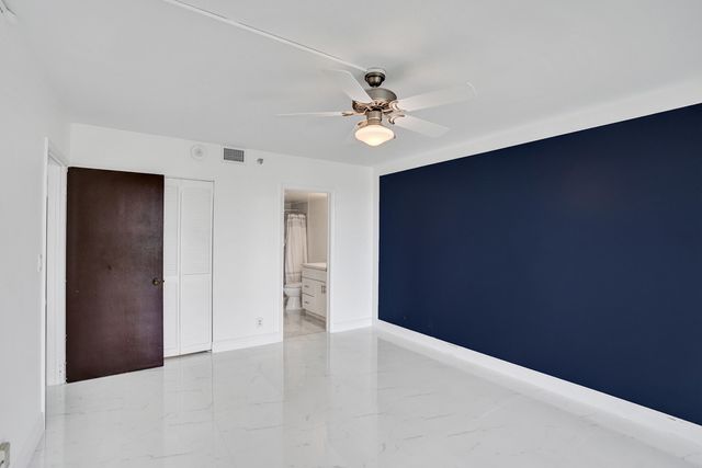 5951 Wellesley Park Drive 206, Boca Raton, FL 33433