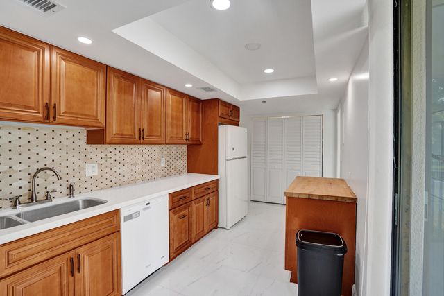 5951 Wellesley Park Drive 206, Boca Raton, FL 33433