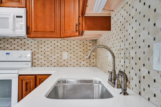 5951 Wellesley Park Drive 206, Boca Raton, FL 33433