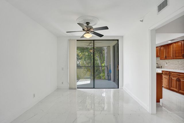 5951 Wellesley Park Drive 206, Boca Raton, FL 33433