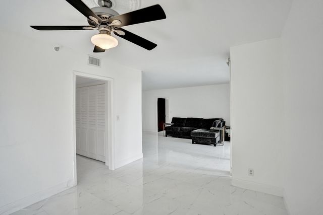 5951 Wellesley Park Drive 206, Boca Raton, FL 33433