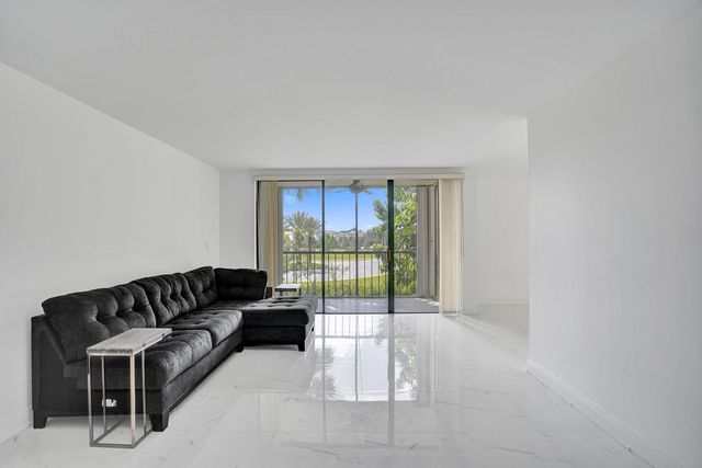 5951 Wellesley Park Drive 206, Boca Raton, FL 33433