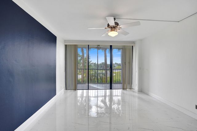 5951 Wellesley Park Drive 206, Boca Raton, FL 33433