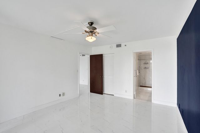 5951 Wellesley Park Drive 206, Boca Raton, FL 33433