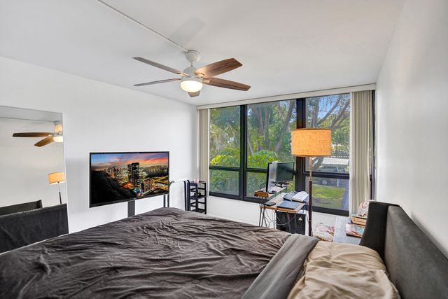 5951 Wellesley Park Drive 206, Boca Raton, FL 33433