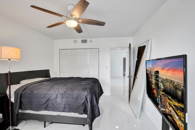 5951 Wellesley Park Drive 206, Boca Raton, FL 33433