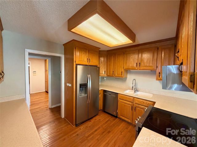 8400 Chestnut Oak Court, Harrisburg, NC 28075