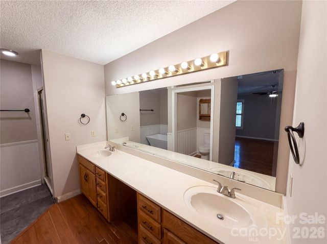 8400 Chestnut Oak Court, Harrisburg, NC 28075