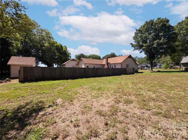 8400 Chestnut Oak Court, Harrisburg, NC 28075
