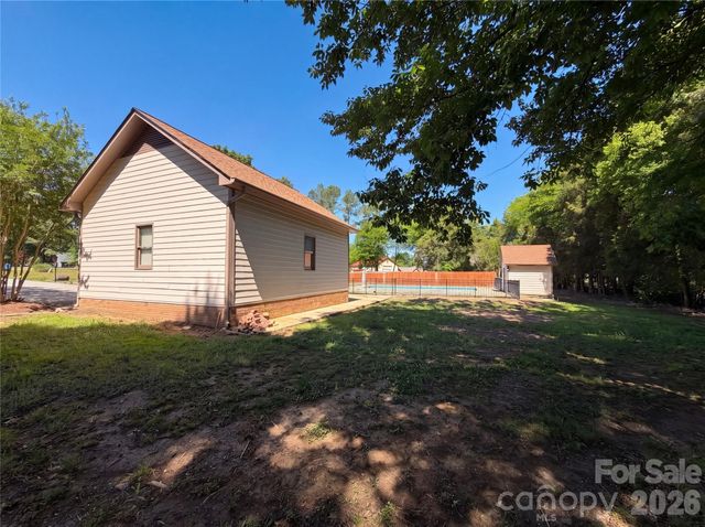 8400 Chestnut Oak Court, Harrisburg, NC 28075