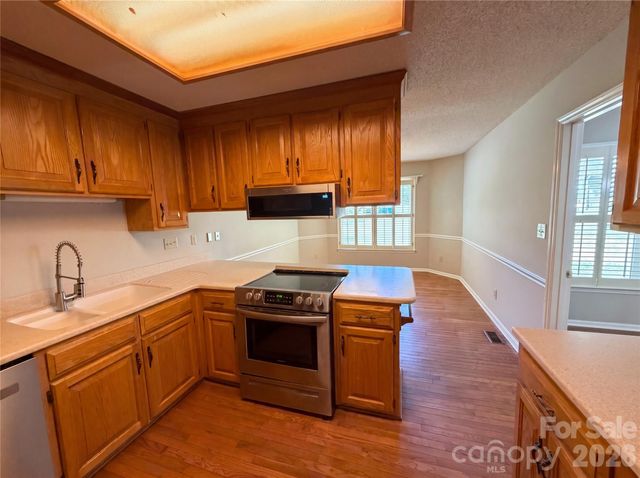 8400 Chestnut Oak Court, Harrisburg, NC 28075