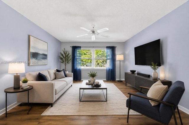 860 SE 6th Ave 409, Deerfield Beach, FL 33441