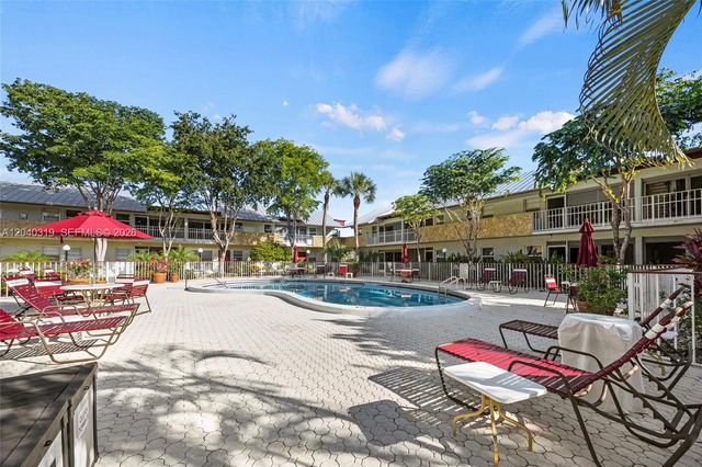 860 SE 6th Ave 409, Deerfield Beach, FL 33441
