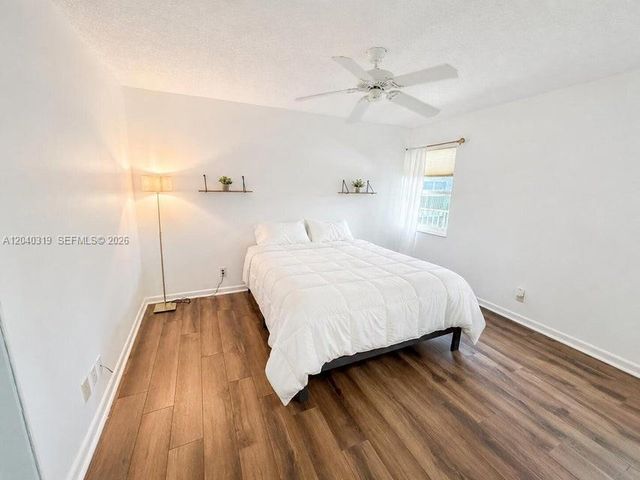 860 SE 6th Ave 409, Deerfield Beach, FL 33441