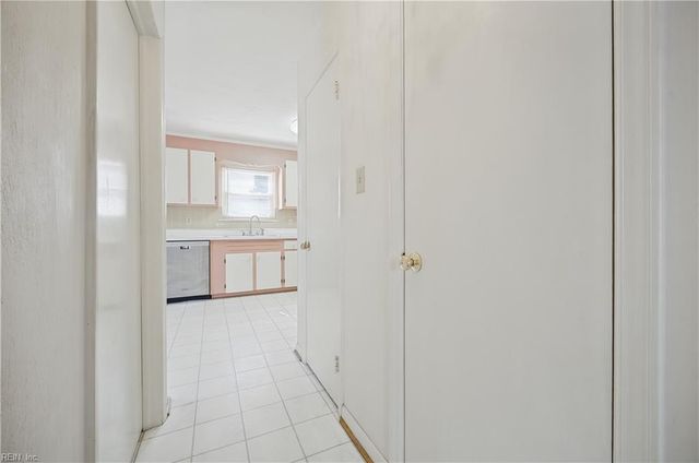 2605 Shore DR, Virginia Beach, VA 23451