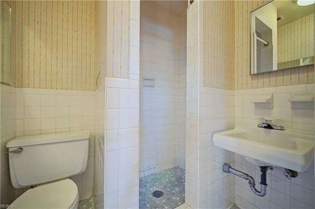 2605 Shore DR, Virginia Beach, VA 23451