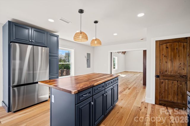 234 Erwin Hills Road, Asheville, NC 28806